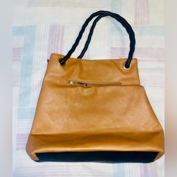 Michael Kors bag. Perfect condition - Picture 2 of 6